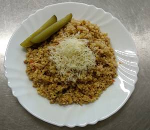 bulgurové rizoto sypané sýrem
